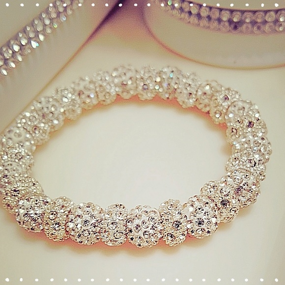 Handmade by Rionilover Jewelry - Bling Stretch Bracelet In White